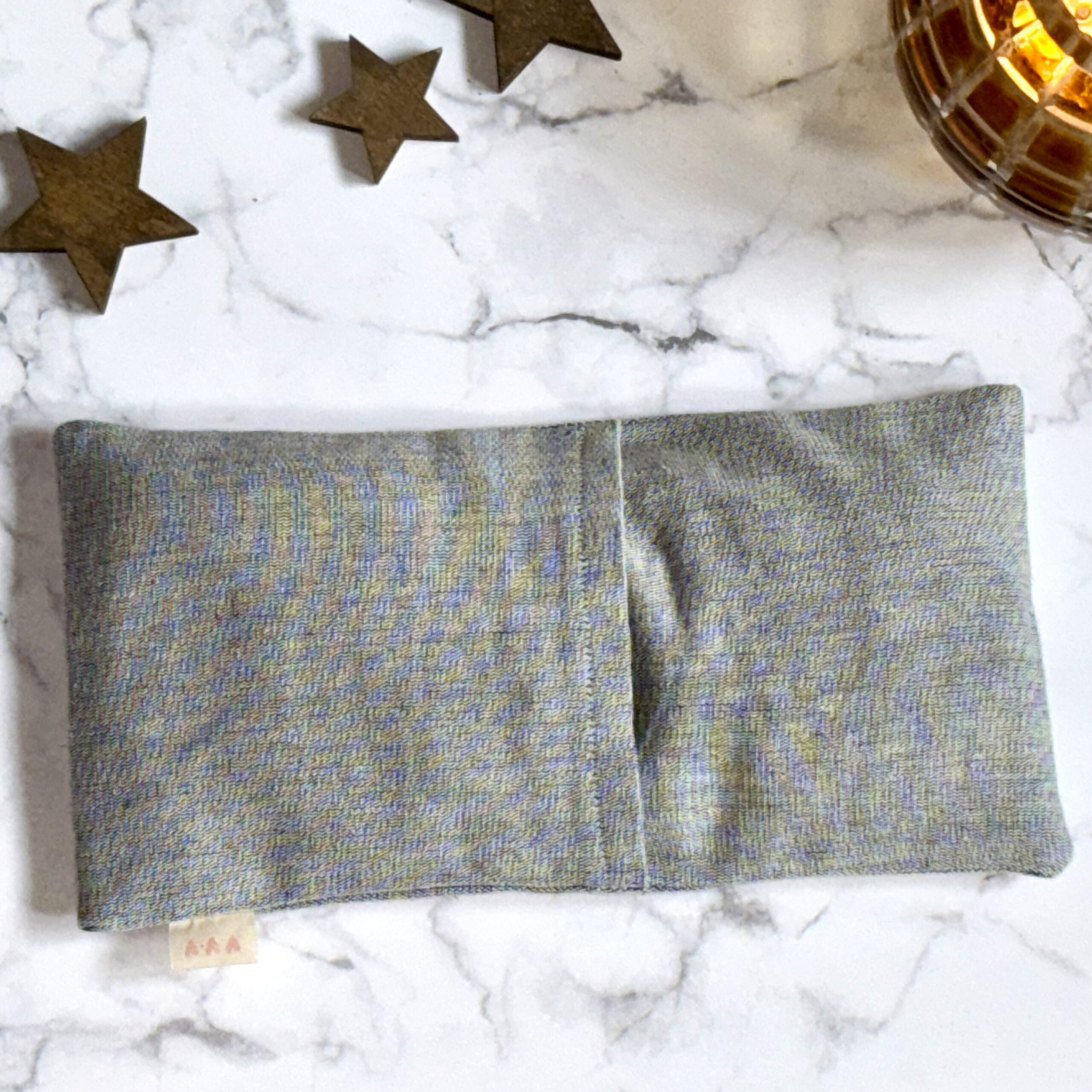 Håndbroderet øjenpude no. 3